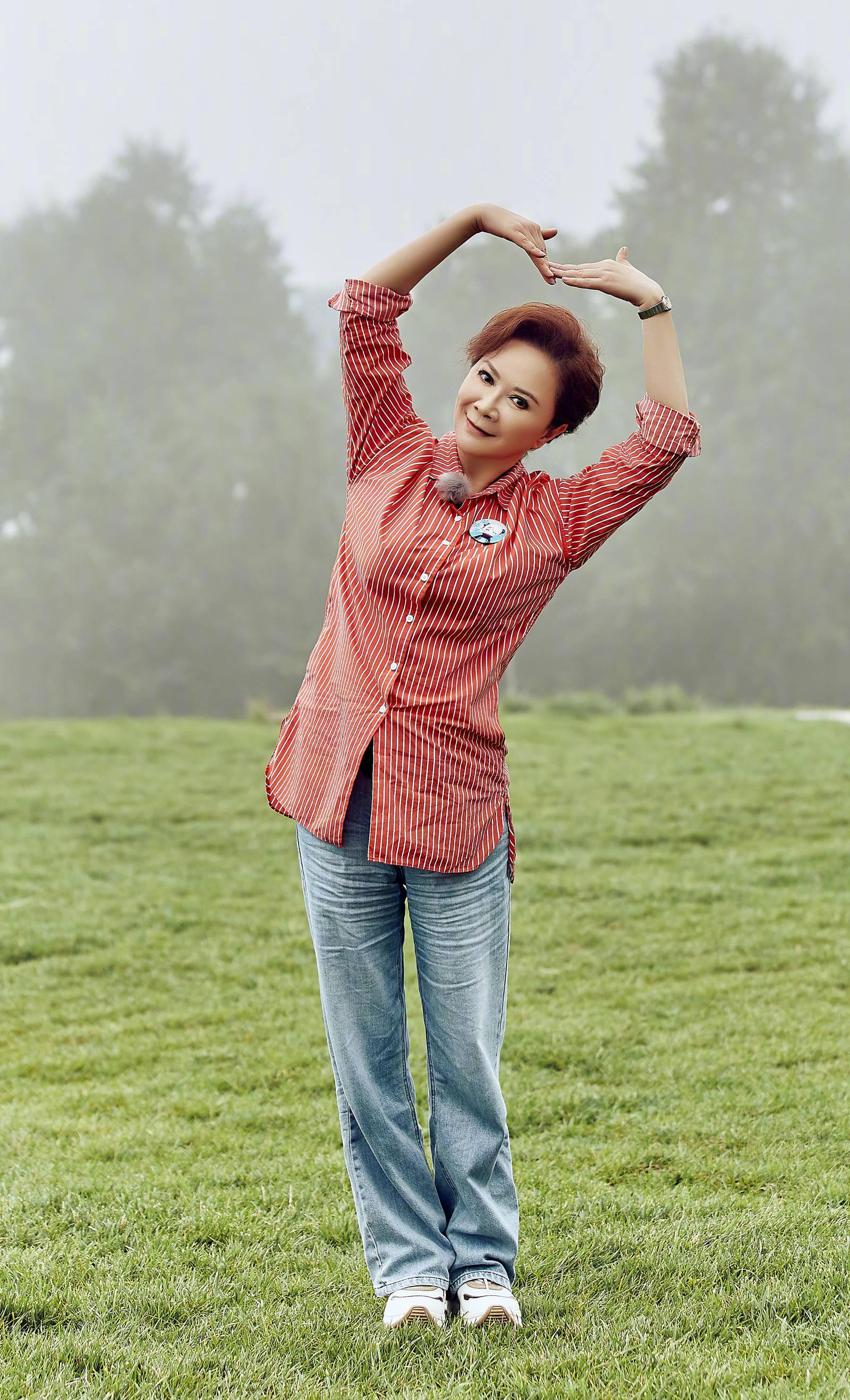 一貼膏藥與丈夫結緣的著名演員蔡明，61歲的她有了煩心事