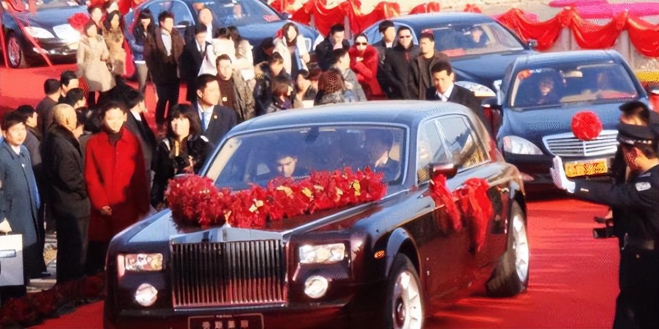 不顧一切嫁給山西富豪的演員車曉，離婚後40歲仍單身