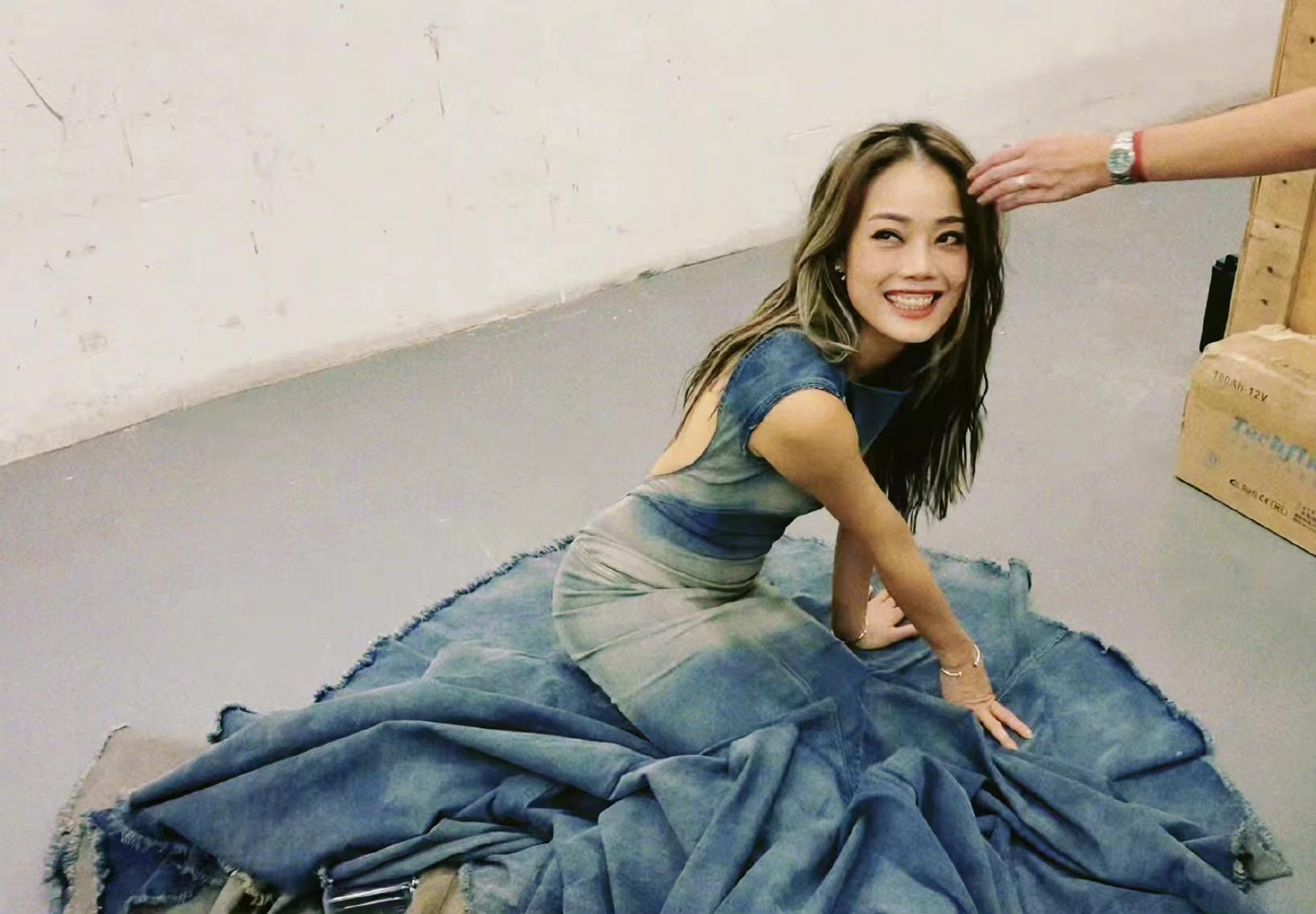 容祖兒曾因長得醜被解約，27年後再看她，人生真的很傳奇