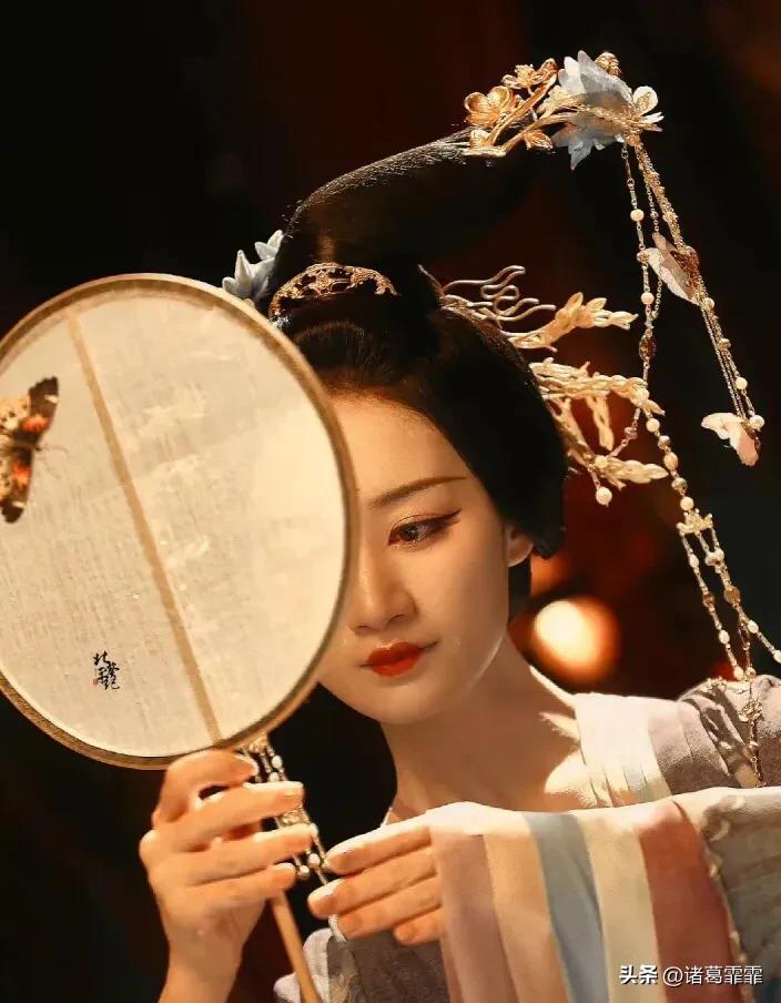 童星出道演配角的郭曉婷，戲紅人不紅，16歲時的臉和現在沒差別