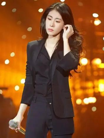 「閒適精靈」—-張碧晨個人簡介