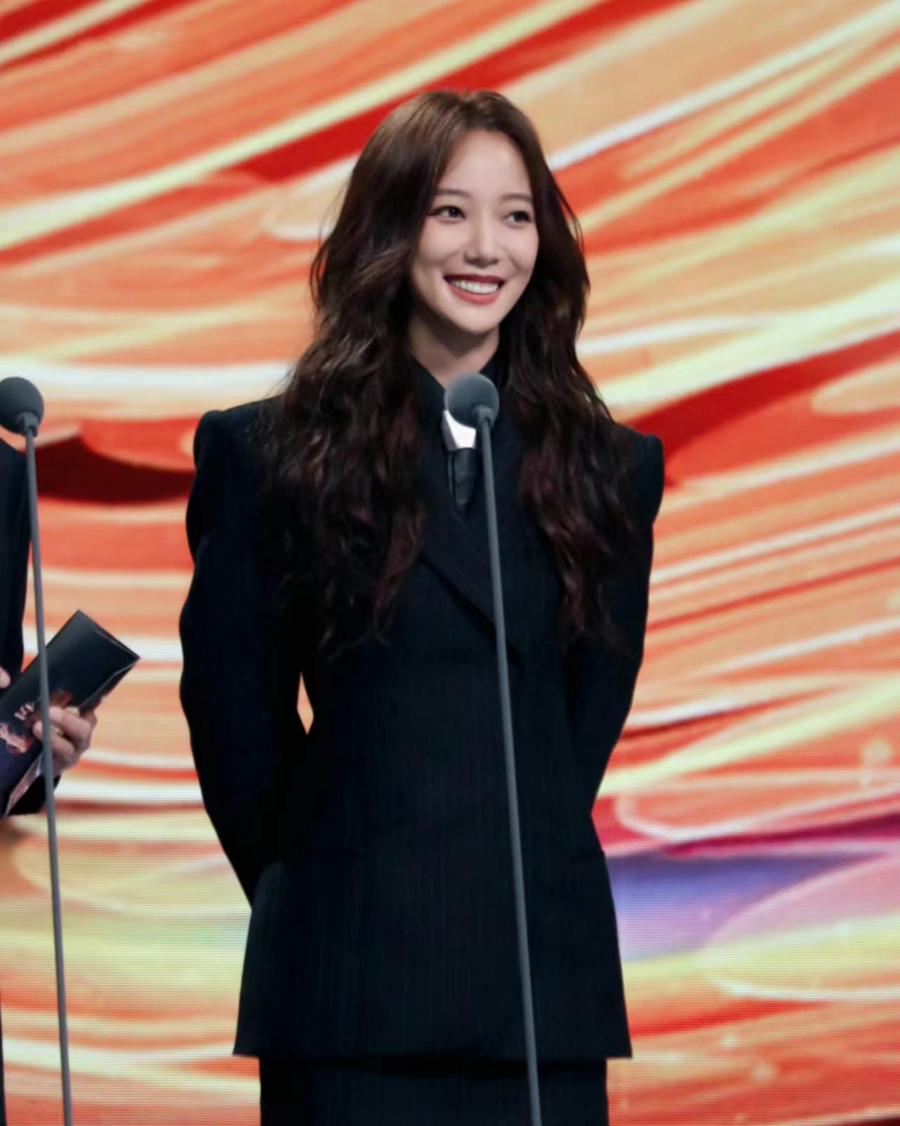 38歲仍然孤身一人不結婚的王珞丹，她到底想要什麼？