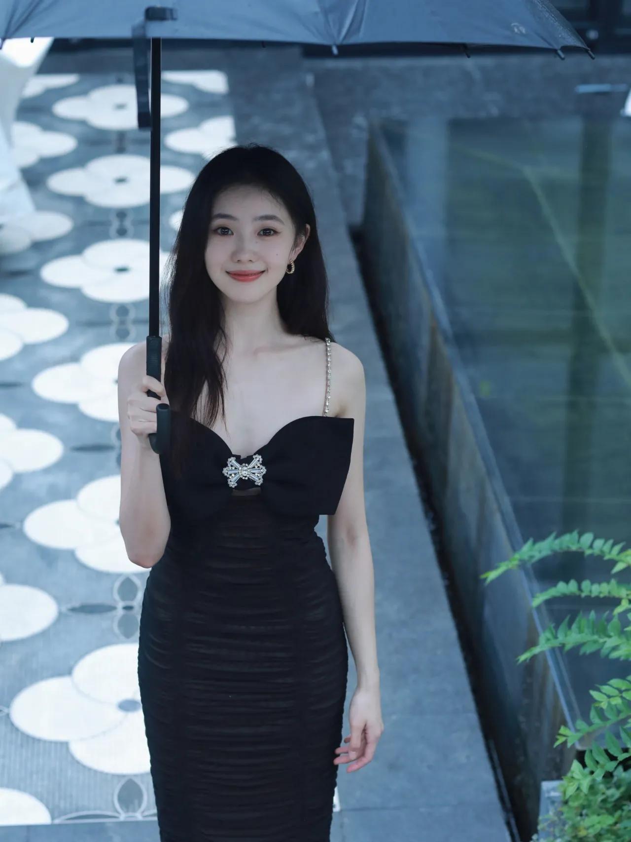 出道即巔峰的謀女郎－劉浩存簡介