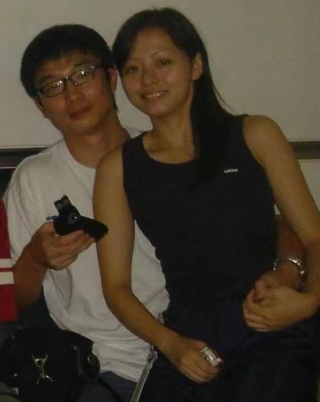 與馮軒相愛15年的張靚穎，被騙所有身家，如今離婚4年二人天差地別