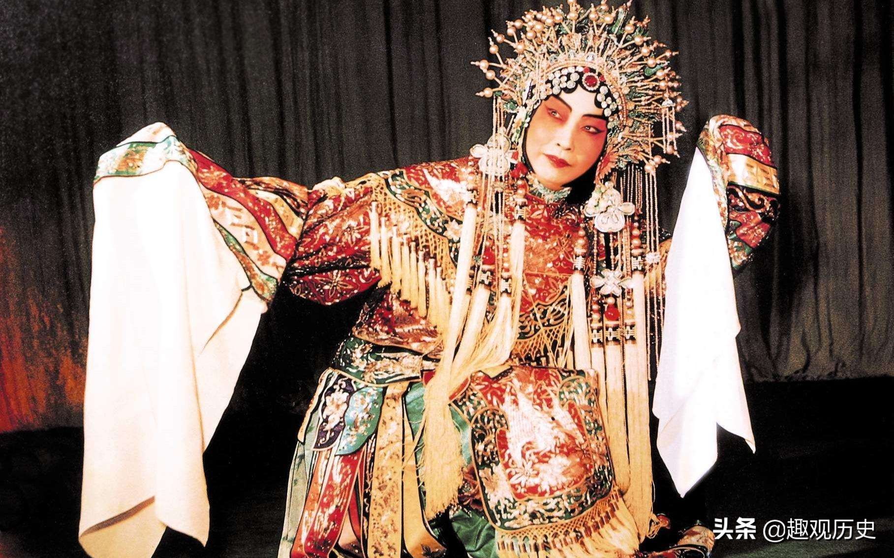 近代京劇大師梅蘭芳簡介(67歲因病不幸去世，留下4個子女現狀如何？)