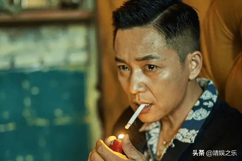 帶著兒子再婚的演員劉奕君，中年得女後，父子倆一起將她寵成公主