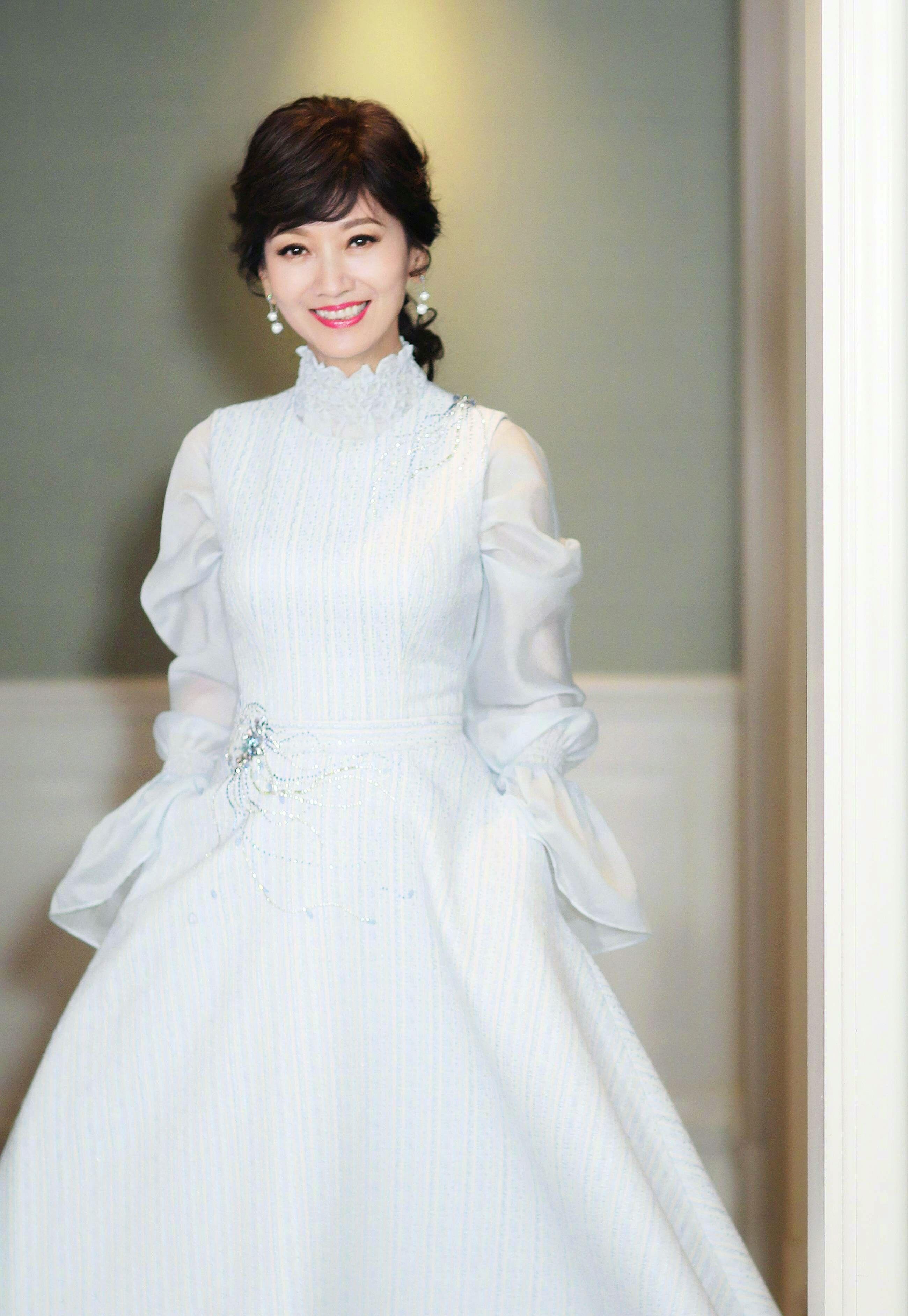 長子45歲次子42歲，小兒子35歲，趙雅芝兒子，個個讓她驕傲