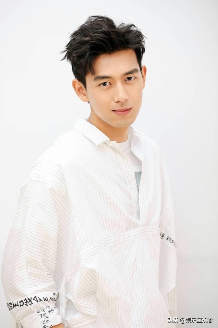 李現：減肥70公斤重讀考入北影，20歲出道被雪藏3年，他是如何成功逆襲的？