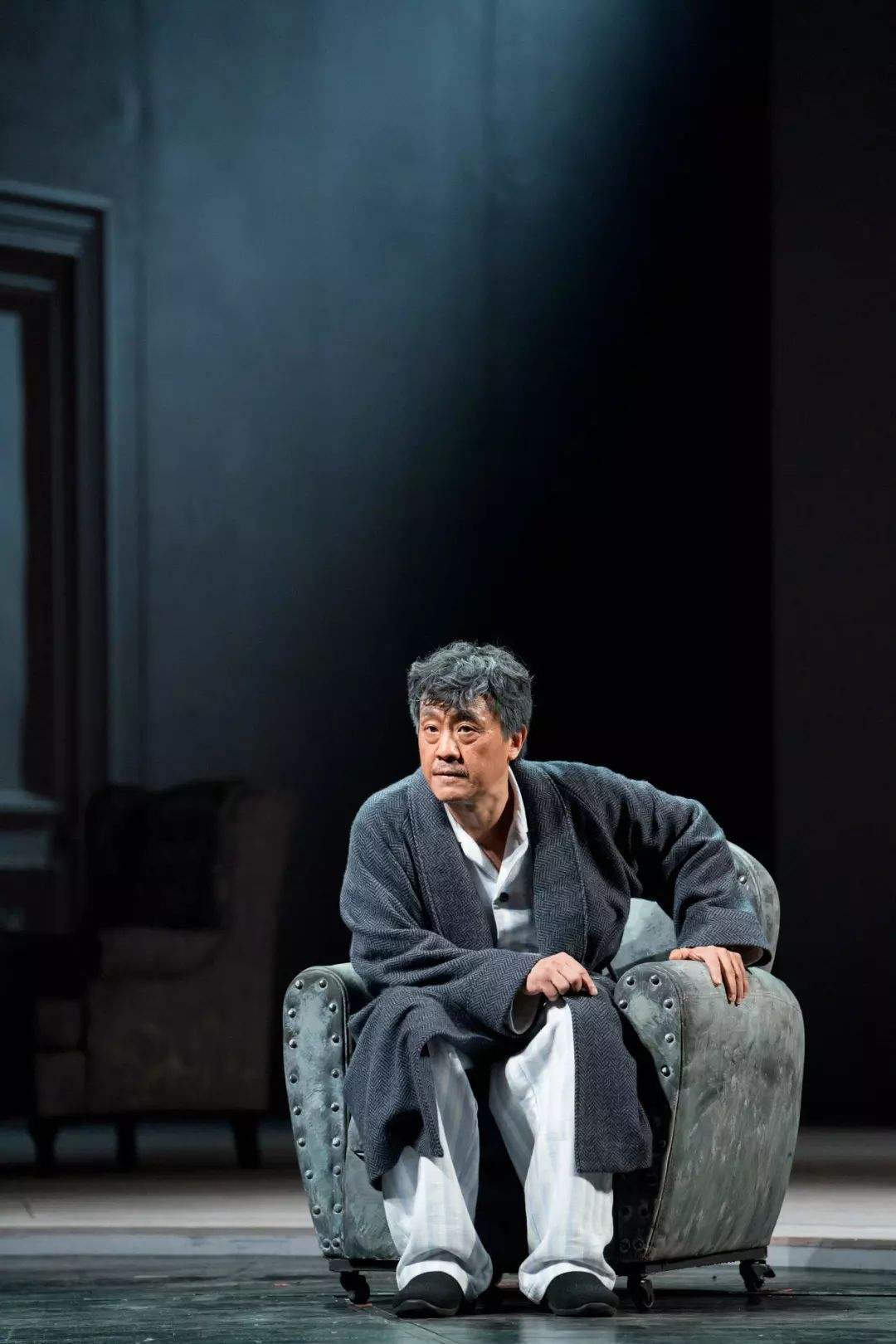 演員何冰的“消失”，是整個娛樂圈的“悲哀”