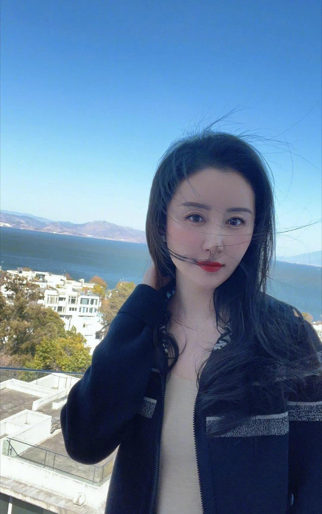 中國內地演員、歌手—-舒暢（孫舒藝）