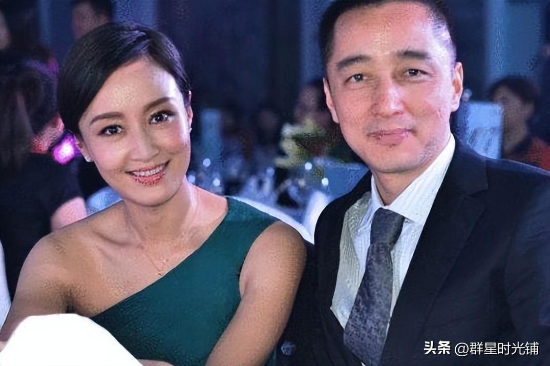 24歲主持春晚的女星趙子琪，嫁給路金波後被寵成寶