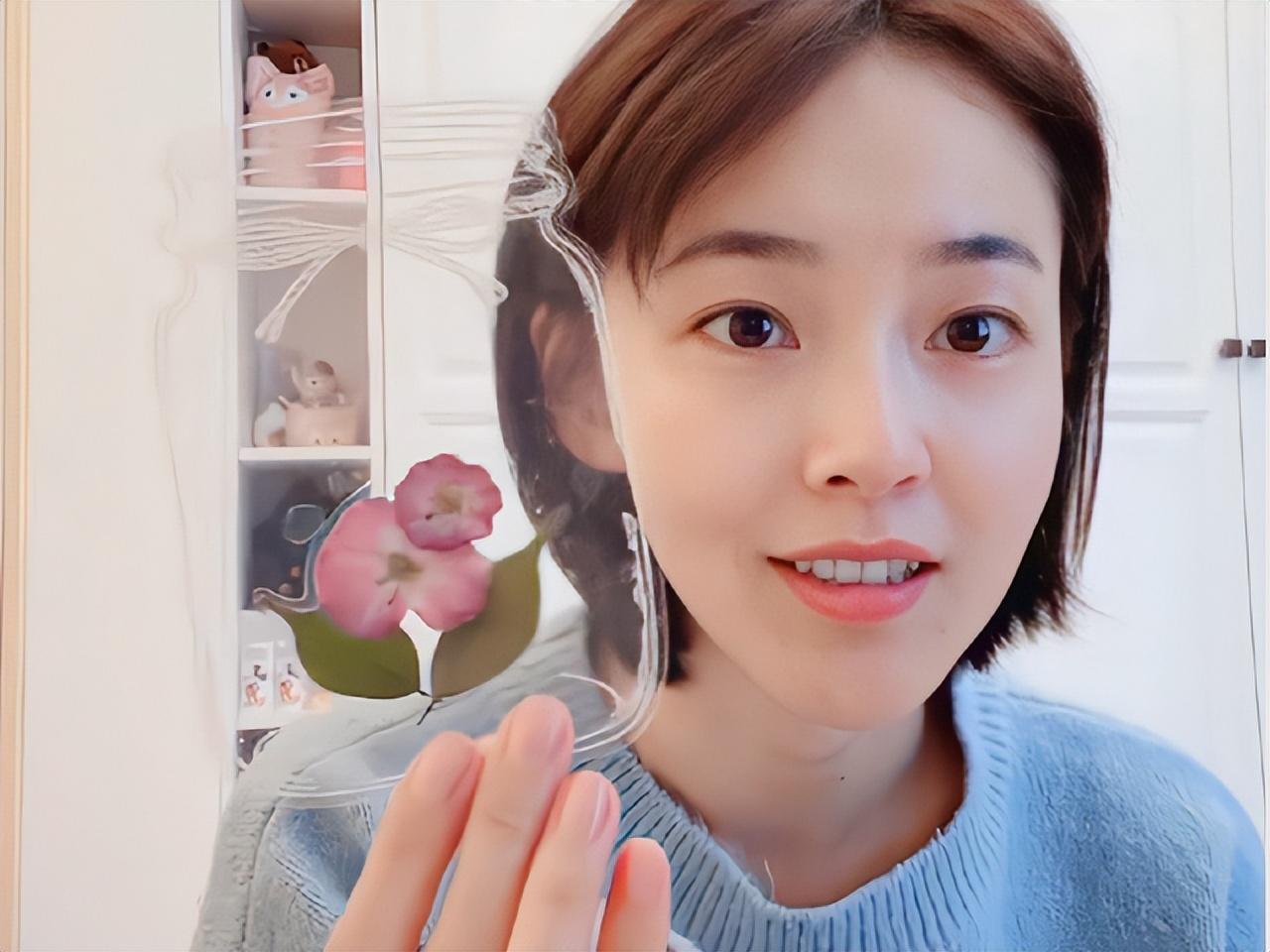 皮膚細嫩緊緻的張佳寧素顏錄視頻，做手工被稱讚心靈手巧