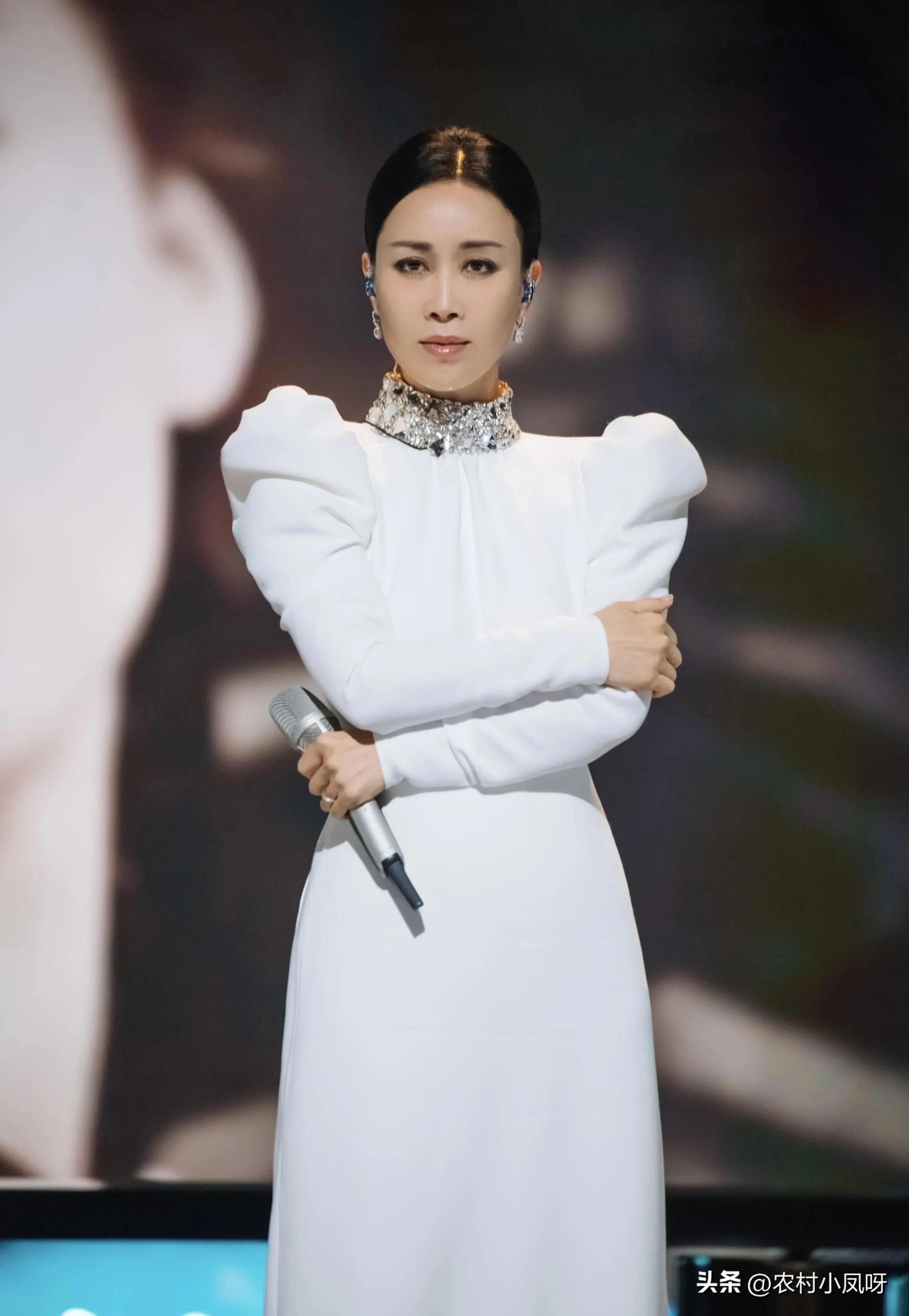 「歌壇天后」那英個人簡介