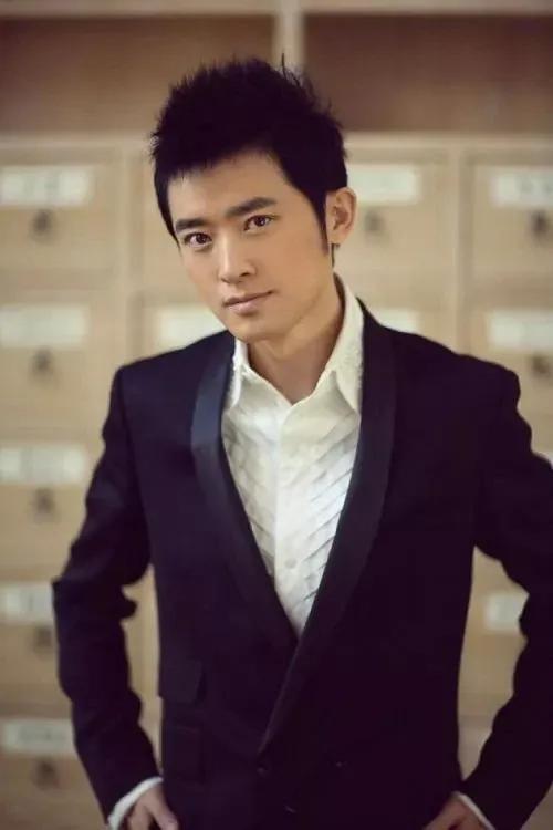 演員中的商業奇才－任泉個人簡介