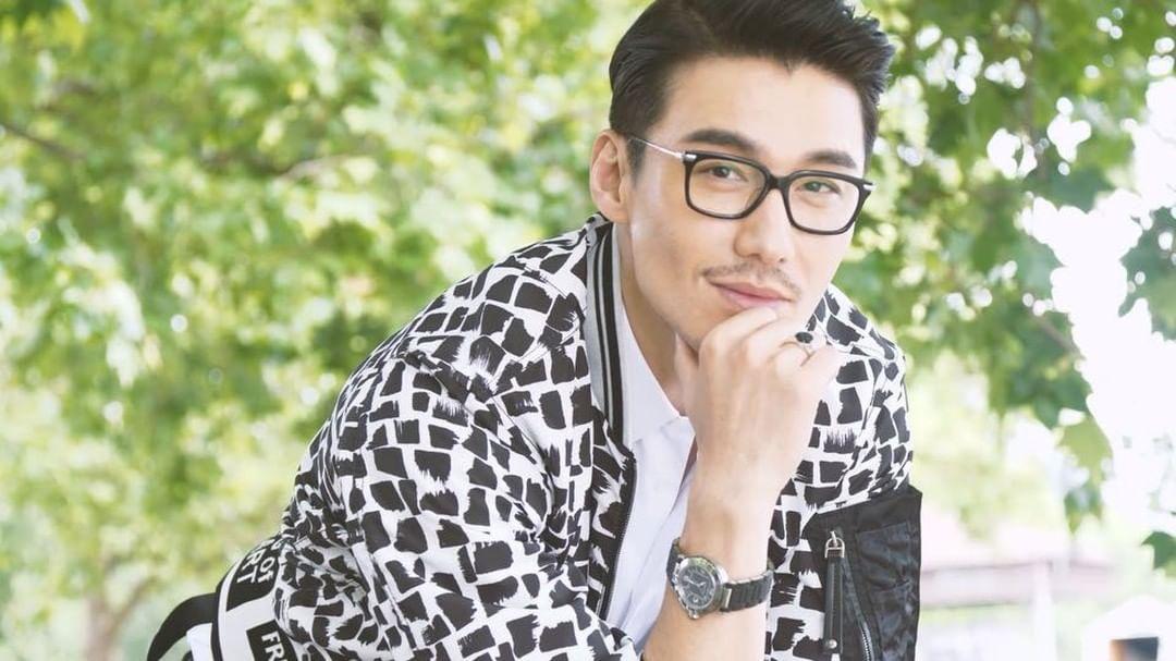 古男模胡兵個人資料簡介：縱欲，就會慢慢榨乾你