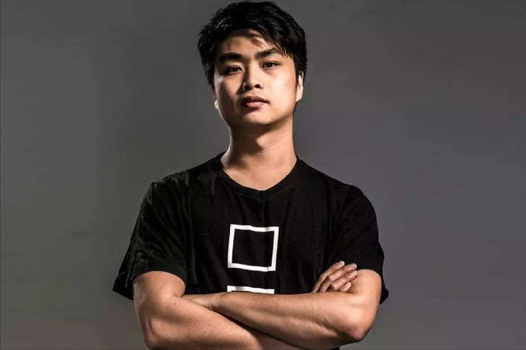 中國電競第一人李曉峰個人資料簡介：從網路成癮少年到世界冠軍，曾被父親說沒救了