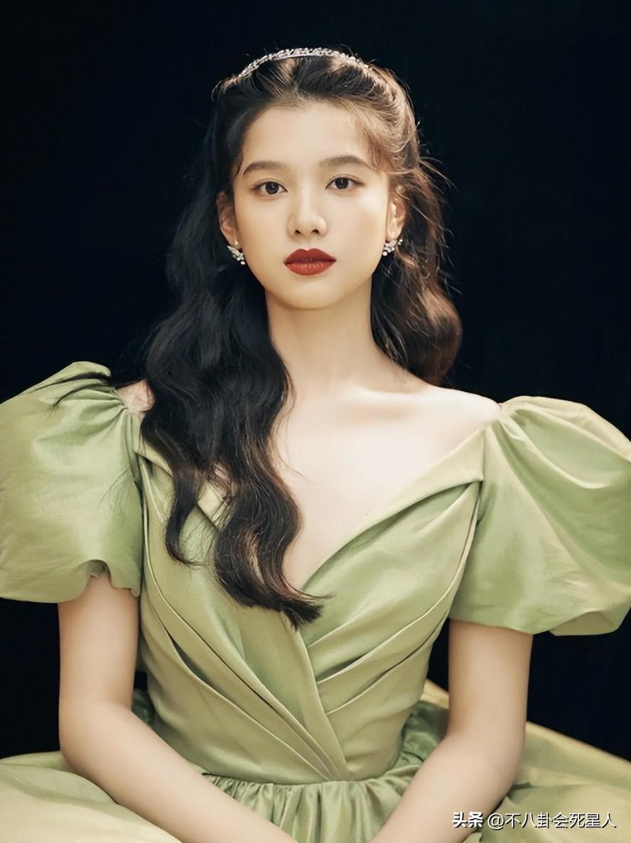 張婧儀被周迅力捧，出道4年10個女主角，終於火了，她的個人簡介