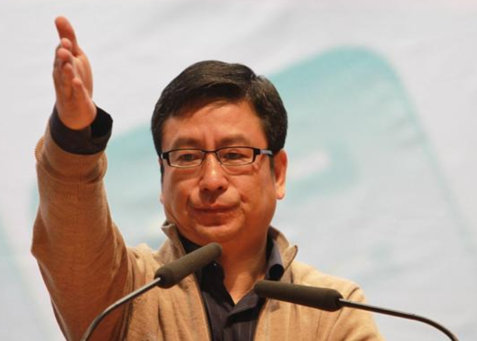 央視名嘴白岩松個人資料簡介：年輕時為弱者發聲，老來被傳“自殺”