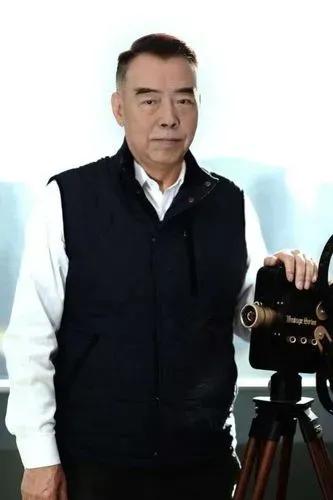 陳凱歌個人資料簡介：開148萬豪車，他的生活過得非常幸福