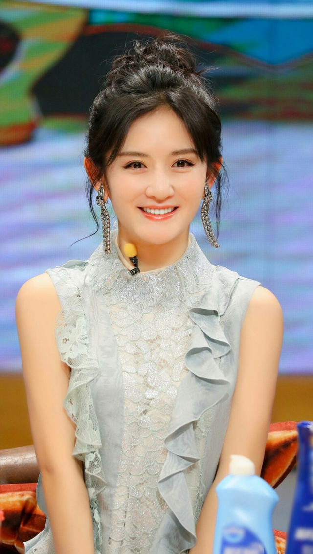 謝娜個人資料簡介: 從“縣城大姐”到“湖南一姐”，謝娜是如何一步步走向成功的？