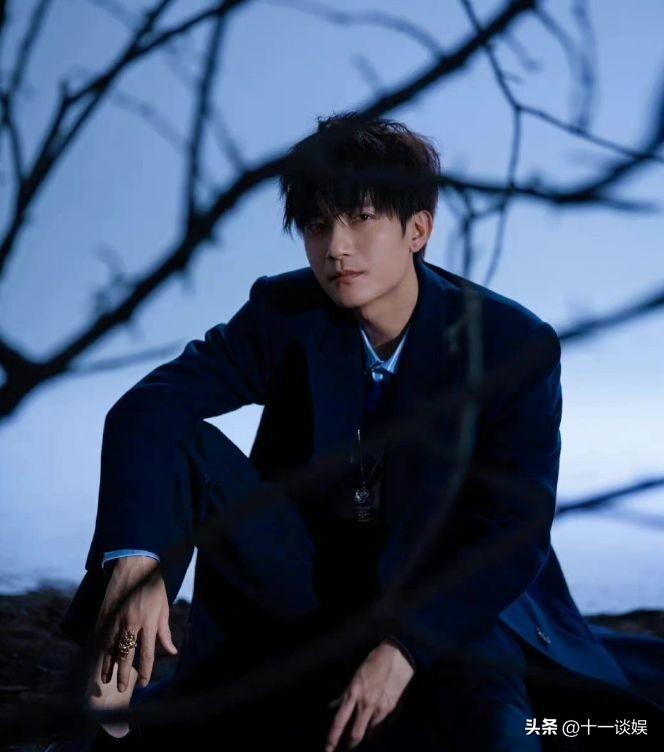 龍丹妮個人資料簡介： 陳楚生龍丹妮上演世紀擁抱，兩人已十年未見面，過去的事已放下