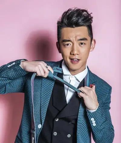 鄭凱演員個人資料簡介 精緻豬豬男孩貼面膜一張128元，住200平方的豪宅，他有多少錢