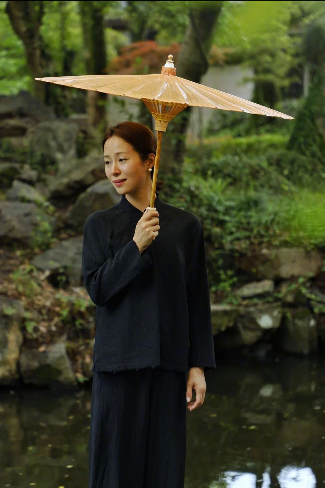 江一燕個人資料 ，放著豪宅不住，到鄉下種菜養馬，羨慕哭千萬人