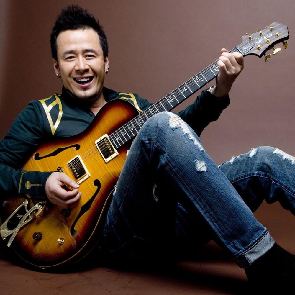 楊坤個人資料簡介及 ：患有多年憂鬱症，最重要的兩個女人都離世，50歲依舊未婚