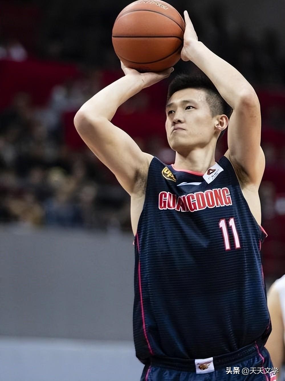 男籃雙料隊長週鵬個人資料簡介 ：十足的女兒奴，偏心女兒，一直把女兒當小公主