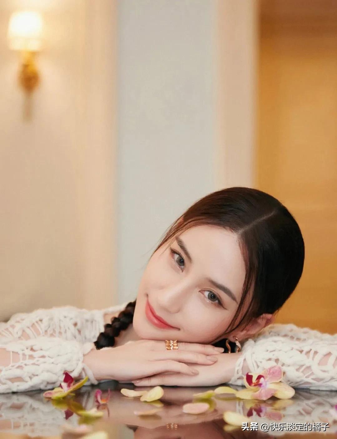 何超蓮個人資料簡介 最美的豪門千金