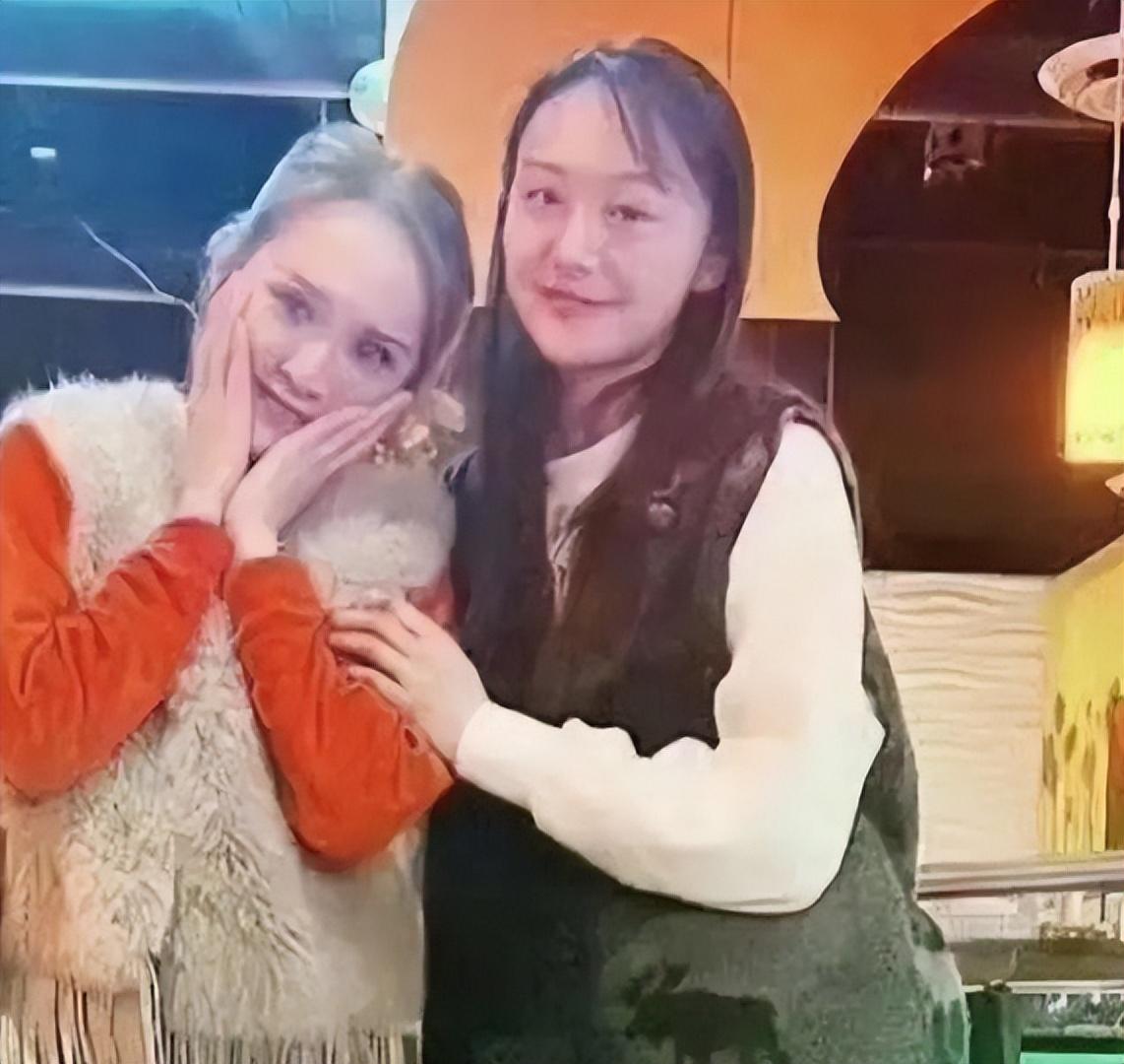 鄭爽現況 ：油頭滿面，目光呆滯，靠喝自來水和「低保」維生