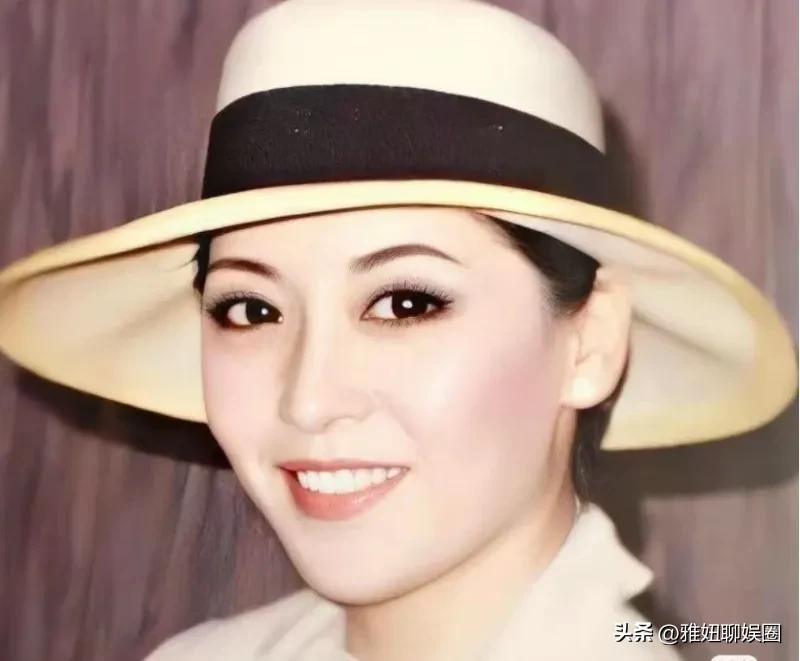 郭碧婷穿衣風格越來越像向太了