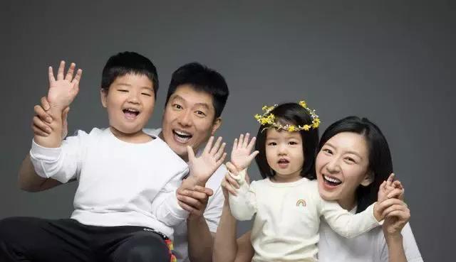 凌瀟肅唐一菲夫婦，演技都不錯，可惜最近幾年資源真的很差！